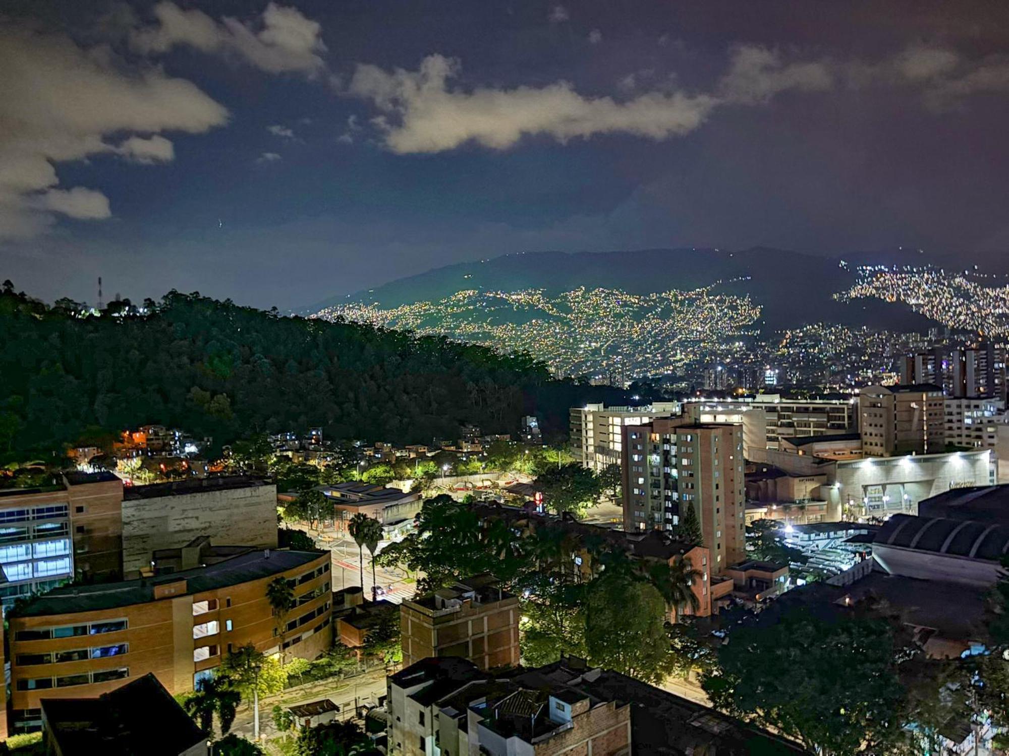 Tequendama Hotel Medellin - Estadio Exteriör bild